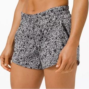 NWOT Lululemon shorts Tracker Low-Rise Lined Short 4"